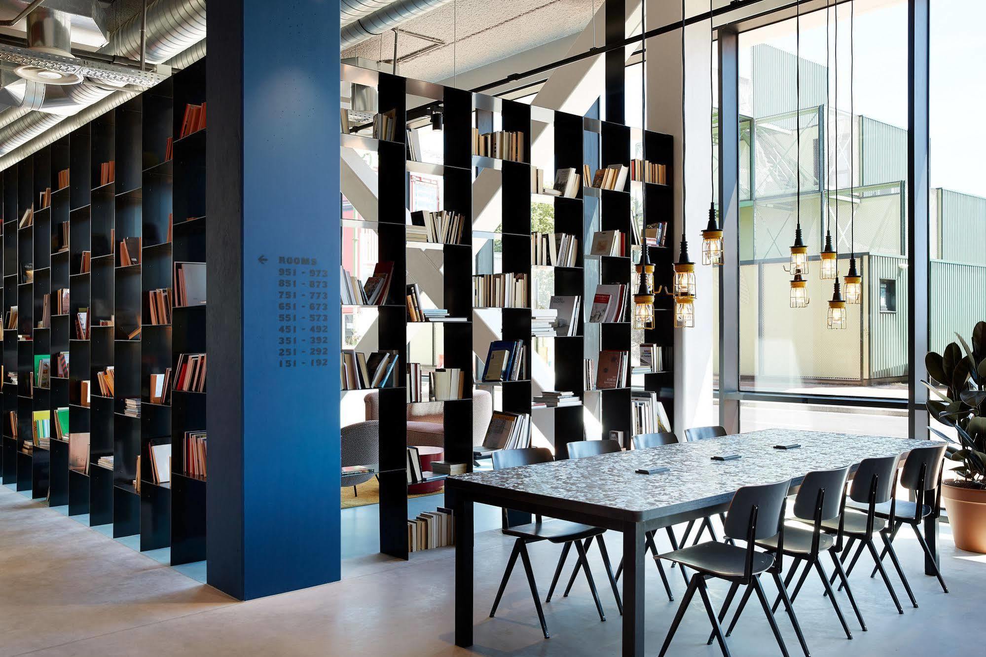 Hotel The Social Hub Groningue Extérieur photo
